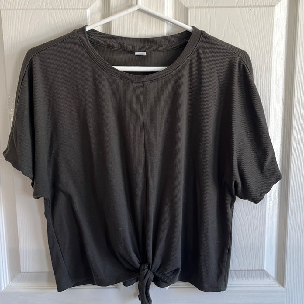 Old Navy Active Tie-Front Cropped Top